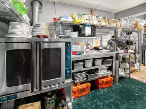 Kitchen - 25 31 North St, Proctor, VT 05765 photo 5 of 10