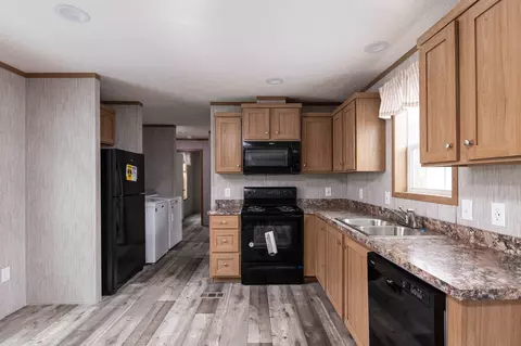 139 Oak St, Saint Johnsbury, VT 05819