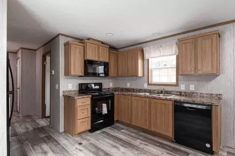 135 Oak St, Saint Johnsbury, VT 05819