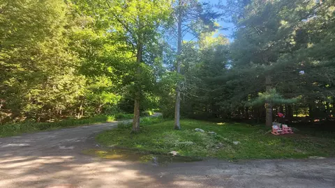Exterior - 343 Haystack Rd, Wilmington, VT 05363 photo 3 of 7