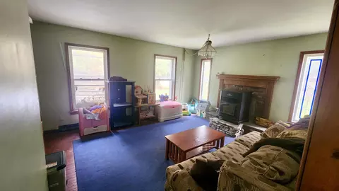 Living - 343 Haystack Rd, Wilmington, VT 05363 photo 2 of 2