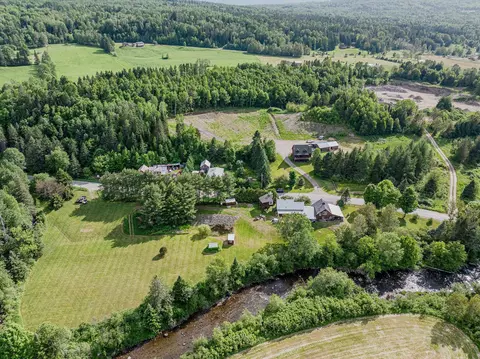 21 Bungy Rd, Colebrook, NH 03576