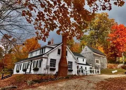 116 Middleton Rd, Wolfeboro, NH 03894