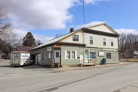 77 Concord Ave, Saint Johnsbury, VT 05819