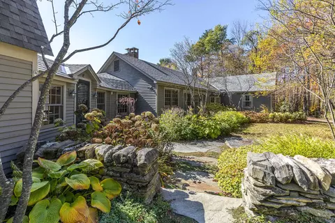 49 Burton Rd, Weston, VT 05161