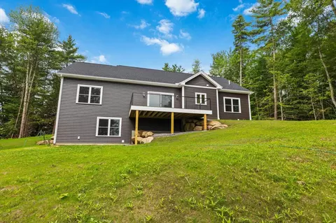 Exterior - 7 Spring Hill Rd, Hancock, NH 03449 photo 4 of 8