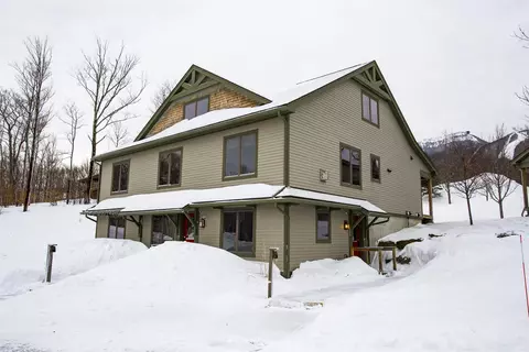 19 White Pine Dr #4727, Jay, VT 05859