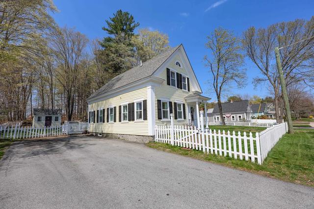 10 w Shore Dr, Raymond, NH 03077 - Movoto