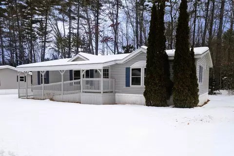 74 Lamplighter Dr, Conway, NH 03818