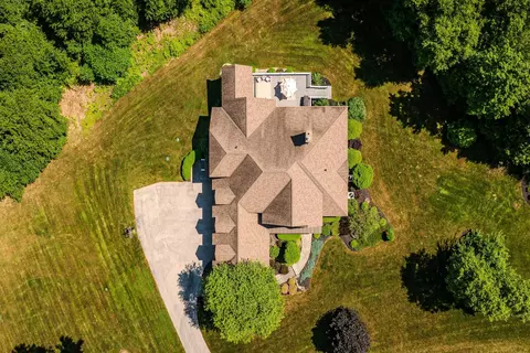 127 Wynnridge Dr, Mendon, VT 05701