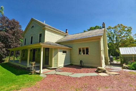 679 Rupert Hill Rd, Pawlet, VT 05761