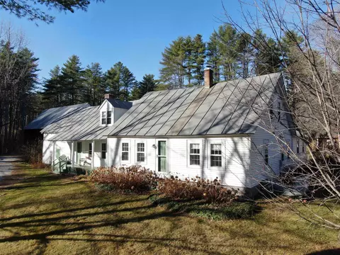 35 Stevens Rd, Cavendish, VT 05142