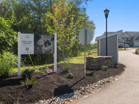 53 Driftwood Cir #20, Sandown, NH 03873