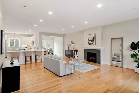 55 Driftwood Cir #21, Sandown, NH 03873