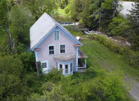 16 Northridge Rd, Burke, VT 05871