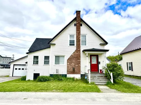 15 Park St, Colebrook, NH 03576