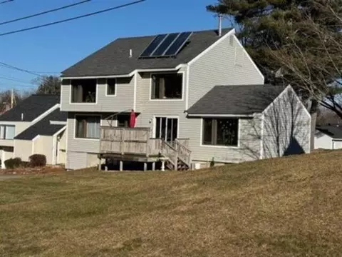 8 Althea Ln, Nashua, NH 03062