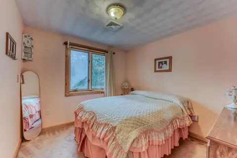 Bedroom - 48 Wetherbee Rd, Lyman, NH 03585 photo 1 of 6