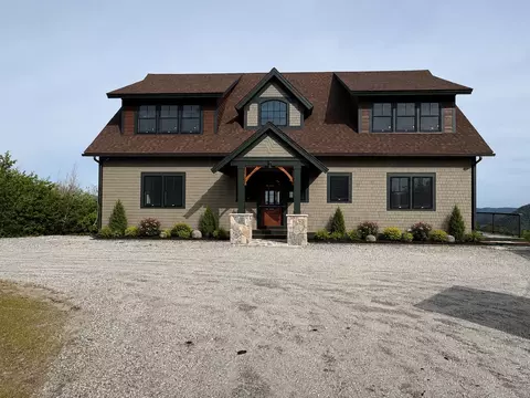 4 Skyline Dr #3, Hebron, NH 03241