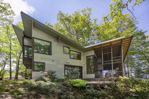 518 Shaker Blvd, Enfield, NH 03748