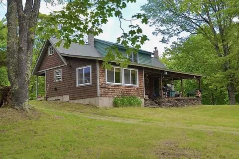 459 Bat Hennesy Rd, Moretown, VT 05660