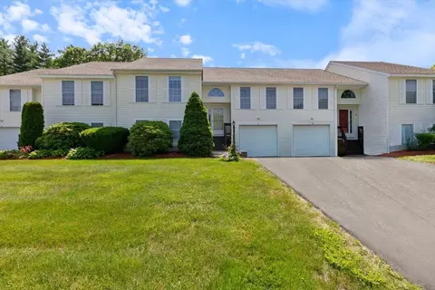 3 Patriot Dr #5, Hampstead, NH 03826