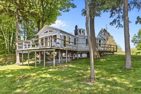144 Lakewood Dr, Swanton, VT 05488