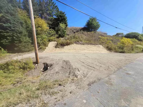 000 Gilman Rd, Lyndonville, VT 05851