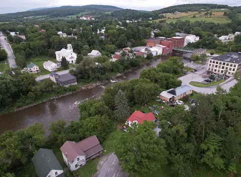 60 Powell St, Richford, VT 05476