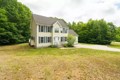 11 Stonington Dr, Belmont, NH 03220