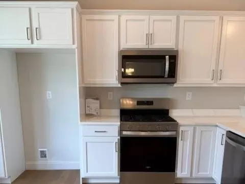 Entry Way - 54 Sunset Rdg # B, Epping, NH 03042 photo 1 of 3