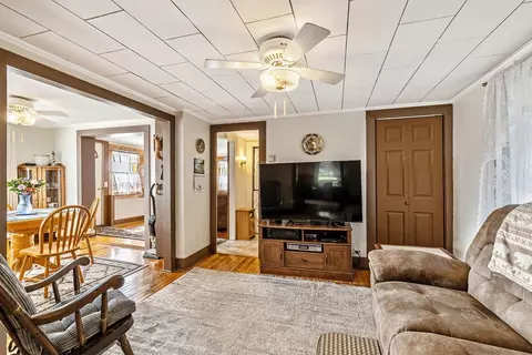 Living - 423 E Alburgh Rd, Alburgh, VT 05440 photo 2 of 2