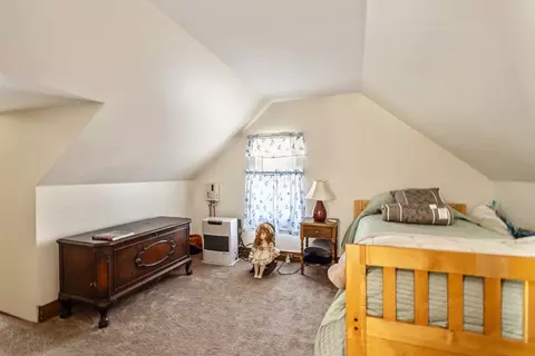 Bedroom - 423 E Alburgh Rd, Alburgh, VT 05440 photo 6 of 8