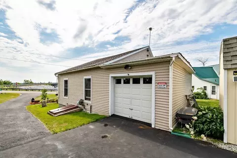 Exterior - 423 E Alburgh Rd, Alburgh, VT 05440 photo 7 of 7