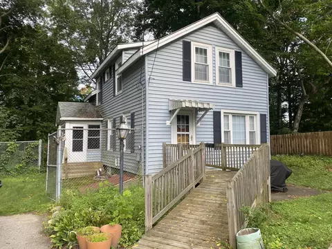 14 Robinson Ave, Bennington, VT 05201