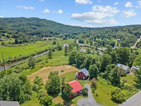 1487 River Rd, Stowe, VT 05672