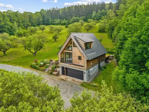 2864 Stowe Hollow Rd, Stowe, VT 05672