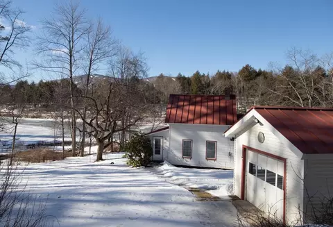121 E Lake Rd, Ludlow, VT 05149