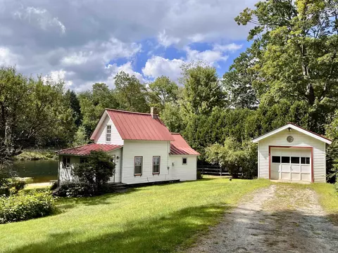121 E Lake Rd, Ludlow, VT 05149