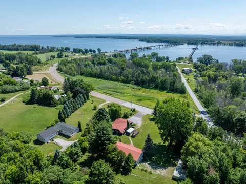 2557 Vt Route 78, Alburgh, VT 05440