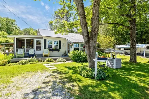 59 Campano Dr, Georgia, VT 05478