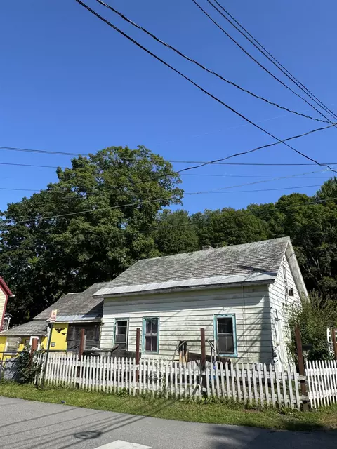93 Clark St, Brattleboro, VT 05301