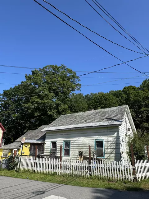 93 Clark St, Brattleboro, VT 05301