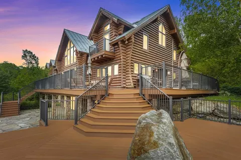 89 Rocky Mountain Ln, Hinesburg, VT 05461