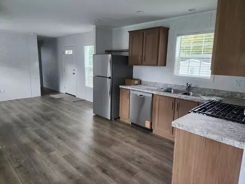 32 Cassie Ln, Bennington, VT 05201