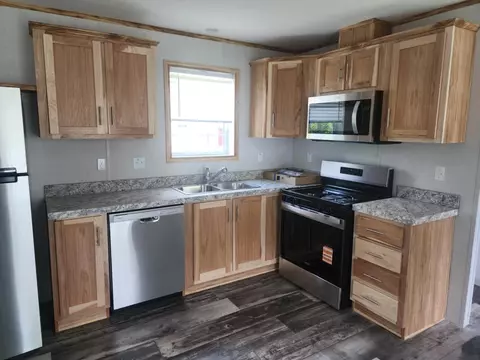 11 Cubb Ct, Windsor, VT 05089
