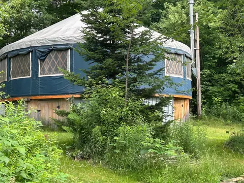 4 Dodge Rd, Wolcott, VT 05680