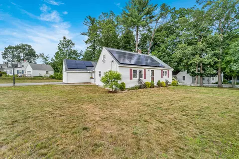 10 Haverhill St, Hudson, NH 03051
