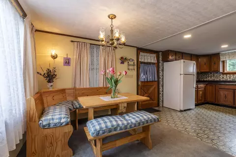 842 Main St, Proctorsville, VT 05153