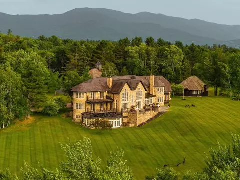 2575 Weeks Hill Rd, Stowe, VT 05672